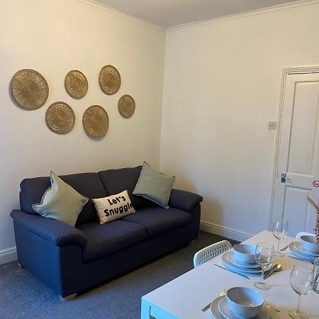 Kitchener - Wonderful 2-Bedroom Apt Sleeps 5 Free Parking Free Wifi Gateshead Exterior foto