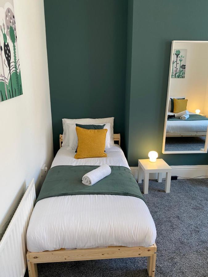Kitchener - Wonderful 2-Bedroom Apt Sleeps 5 Free Parking Free Wifi Gateshead Exterior foto