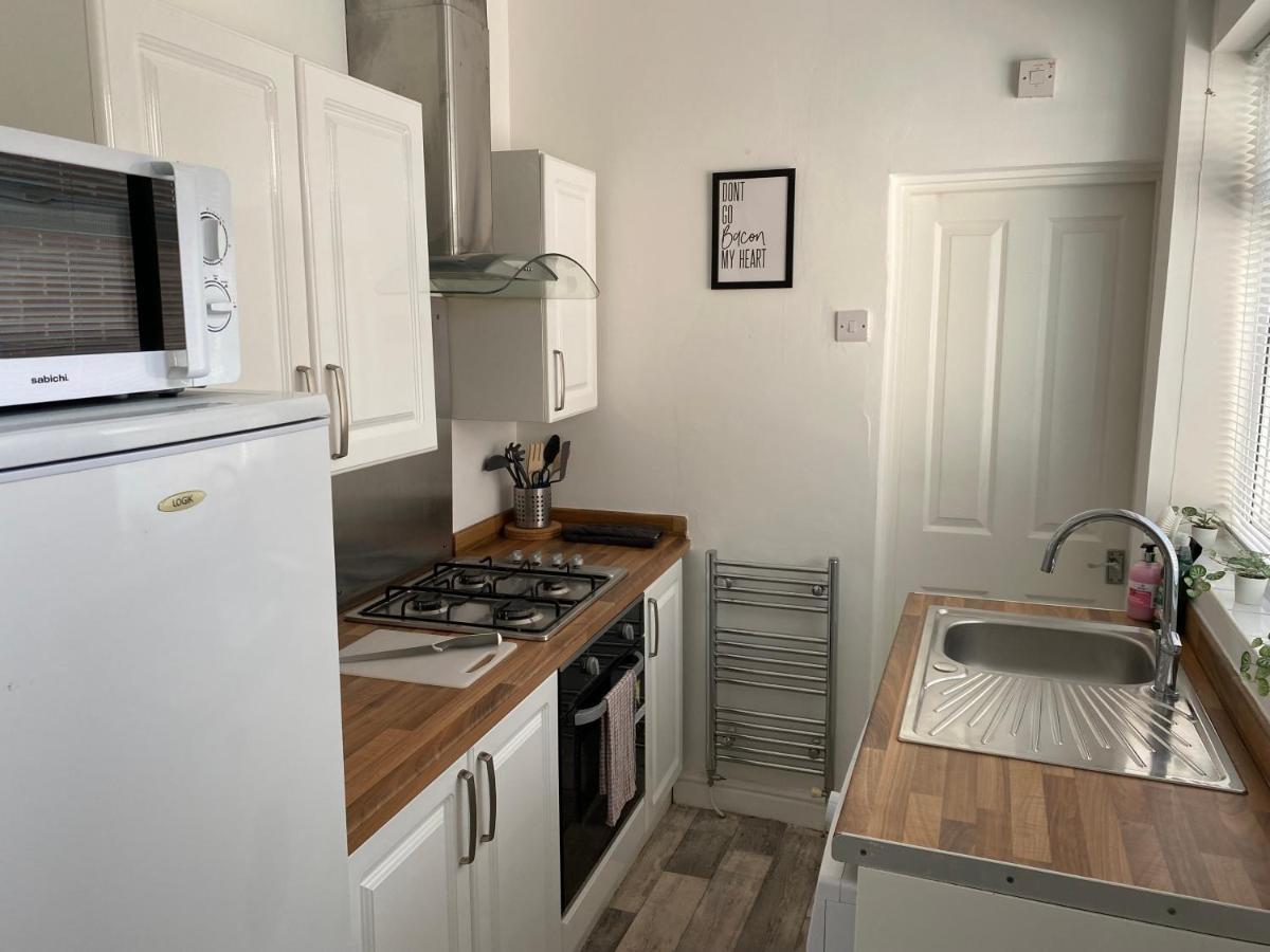 Kitchener - Wonderful 2-Bedroom Apt Sleeps 5 Free Parking Free Wifi Gateshead Exterior foto