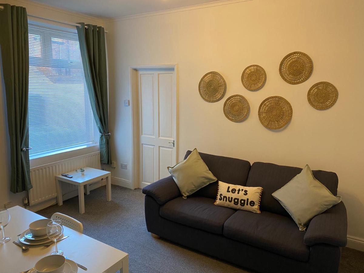 Kitchener - Wonderful 2-Bedroom Apt Sleeps 5 Free Parking Free Wifi Gateshead Exterior foto